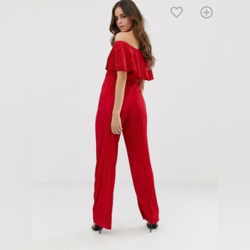 NWOT Off shoulder jumpsuit